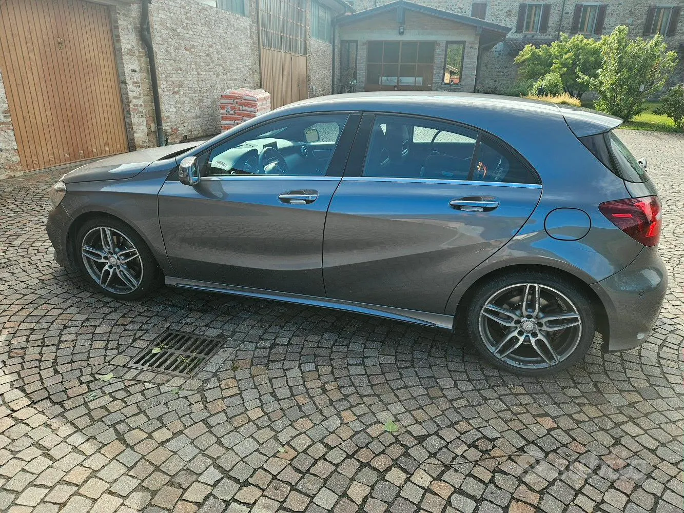 Mercedes-Benz A 2016 photo 3