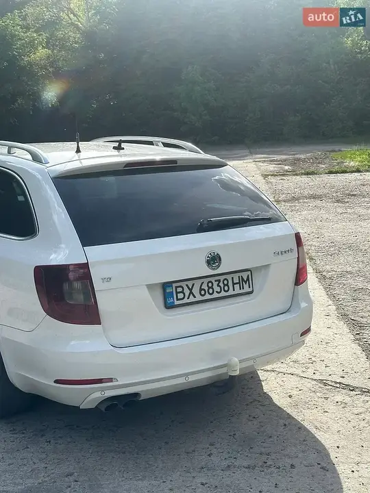 Skoda Superb 2010 photo 3
