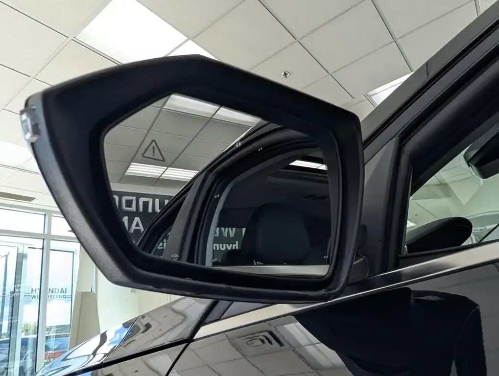 Hyundai Elantra 2025 photo 5