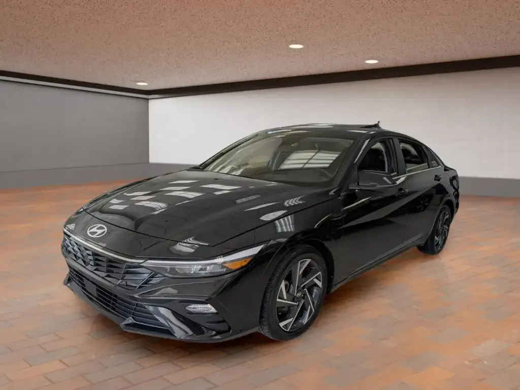 Hyundai Elantra 2025 photo 3