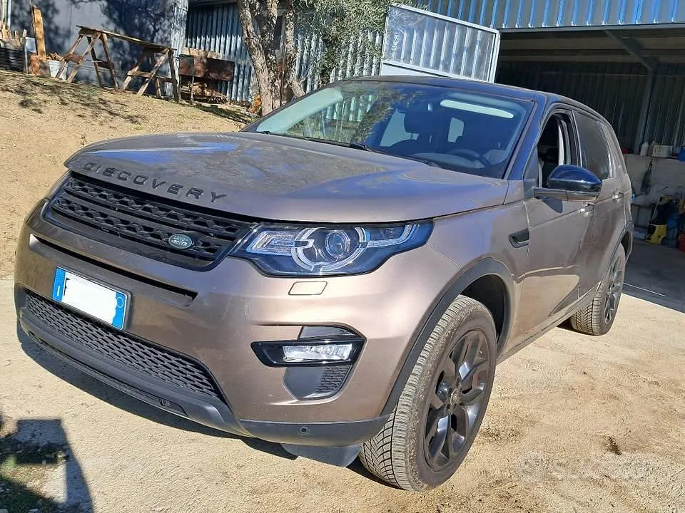 Land Rover Discovery Sport 2016 photo 2