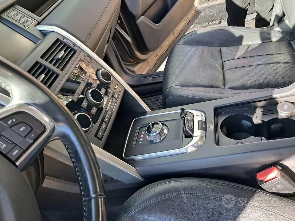 Land Rover Discovery Sport 2016 photo 4