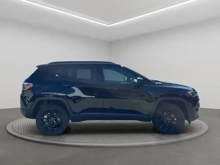 Jeep Compass 2026 photo 3