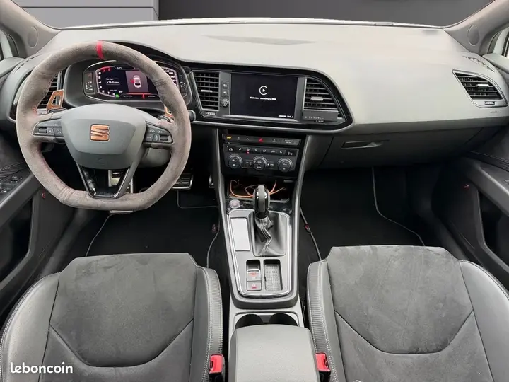 Seat Leon 2019 photo 2