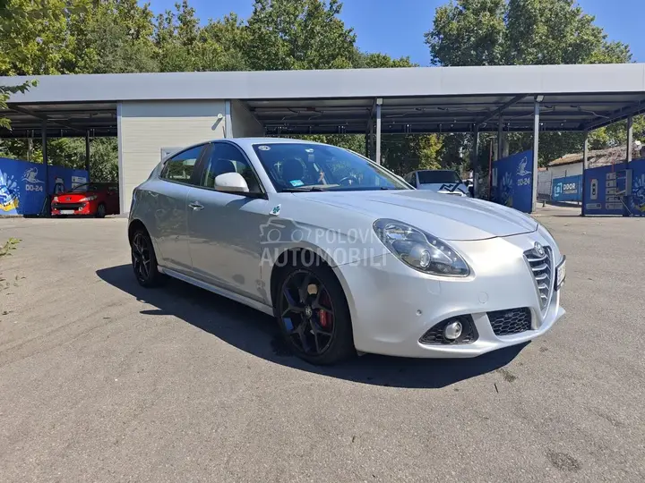 Alfa Romeo Giulietta 2014 photo 4