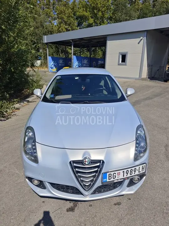 Alfa Romeo Giulietta 2014 photo 3
