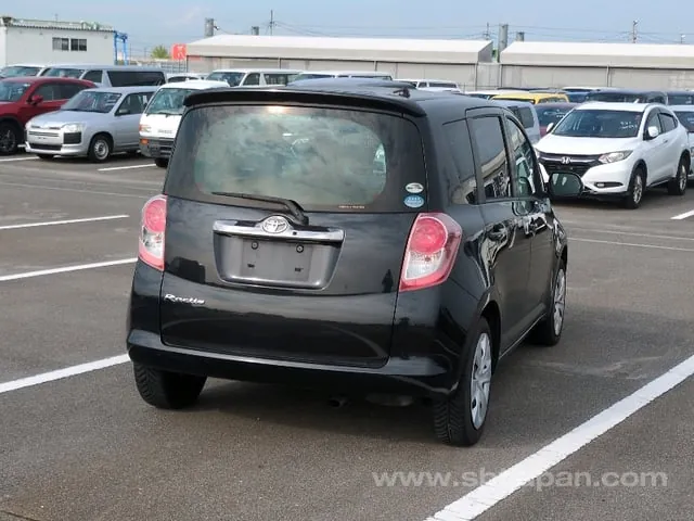 Toyota Ractis 2008 photo 4