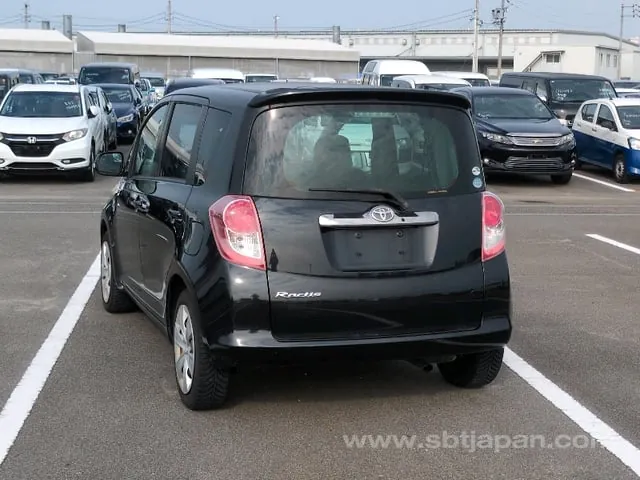 Toyota Ractis 2008 photo 3