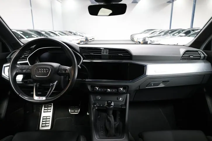 Audi Q3 2020 photo 2
