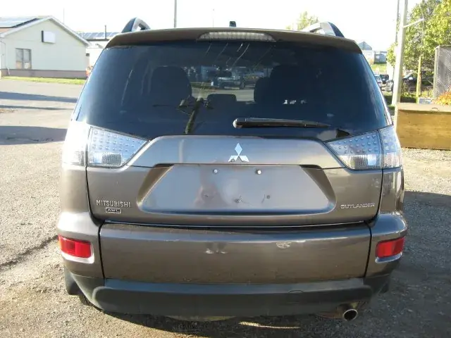 Mitsubishi Outlander 2012 photo 4