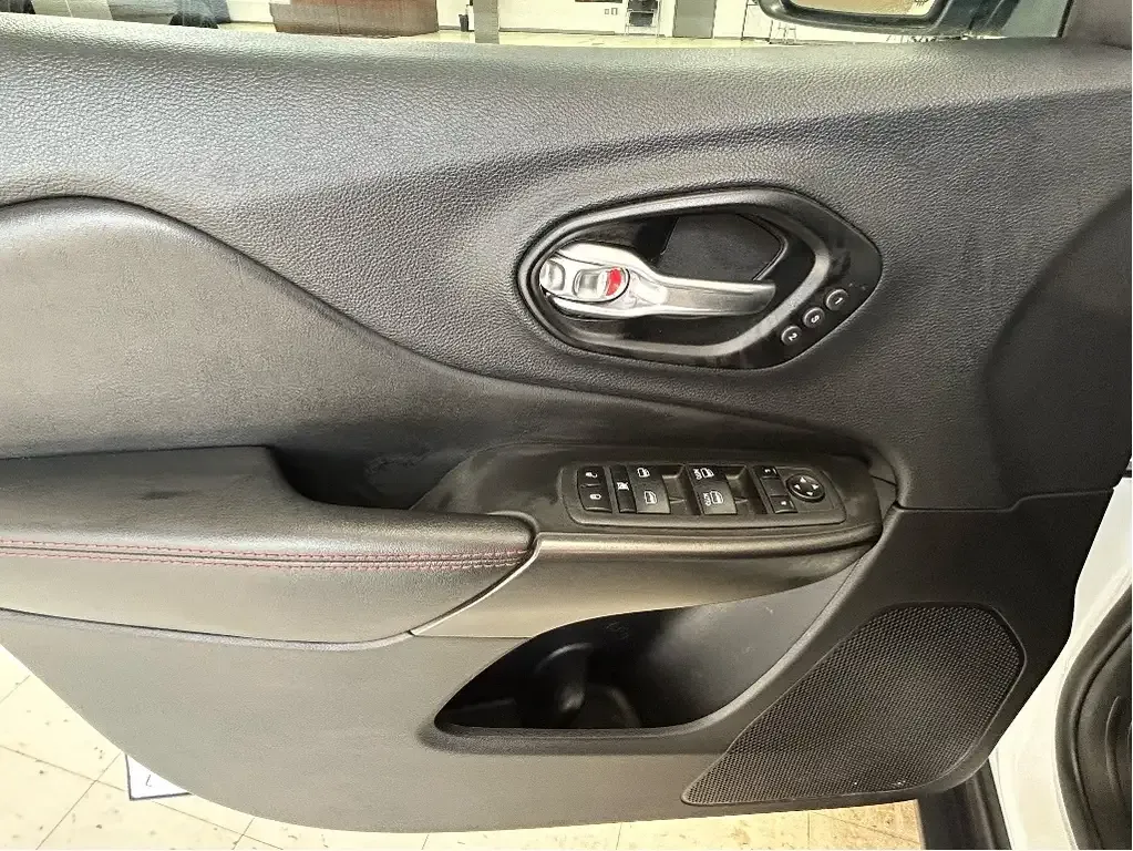 Jeep Cherokee 2023 photo 5