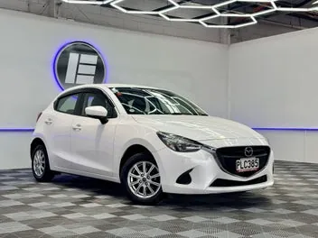 Mazda Demio 2016 photo 2