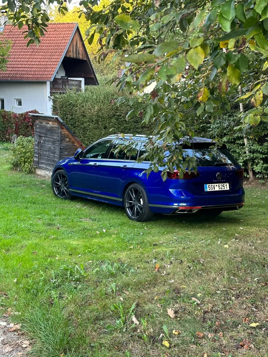 Volkswagen Passat 2021 photo 2