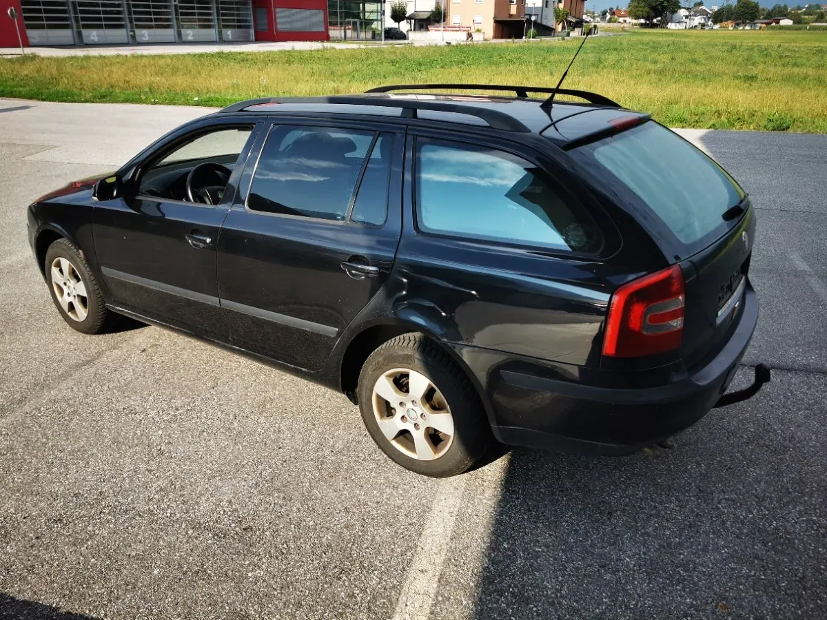 Skoda Octavia 2006 photo 2