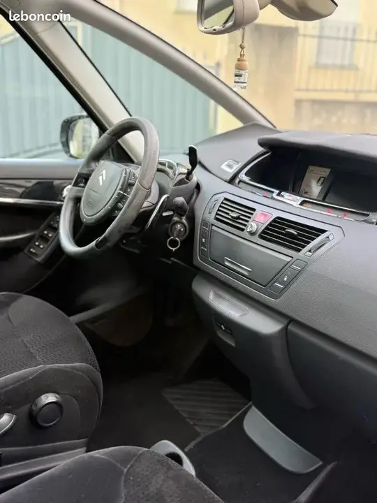Citroen C4 Picasso 2010 photo 5