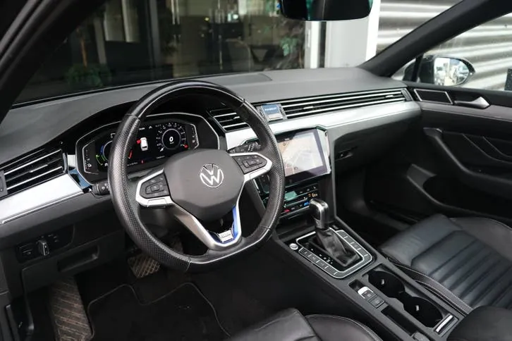 Volkswagen Passat 2021 photo 3