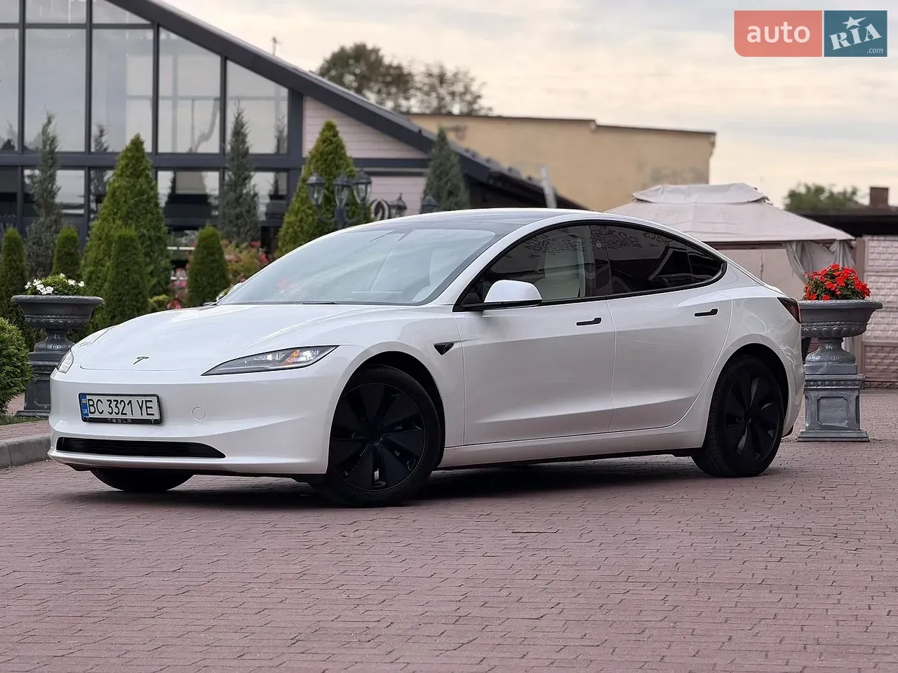 Tesla Model 3 2025 photo 5