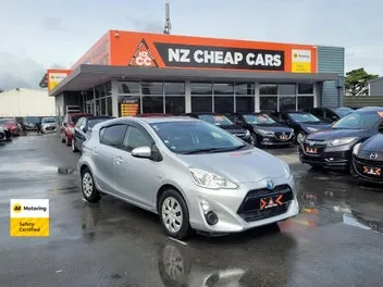 Toyota Aqua 2015 photo 2