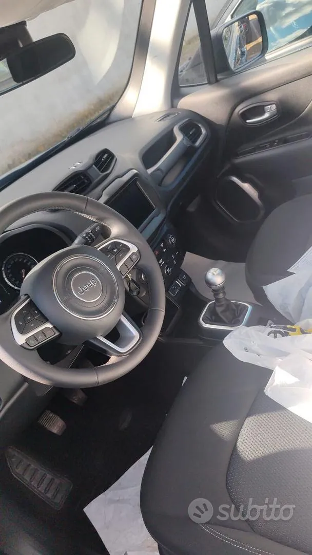 Jeep Renegade 2024 photo 3