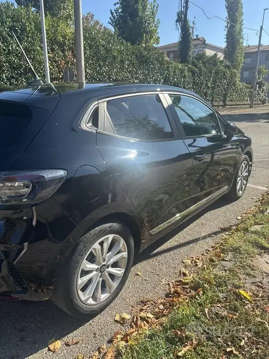 Renault Clio 2023 photo 2