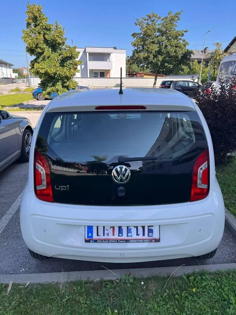 Volkswagen Up 2013 photo 3