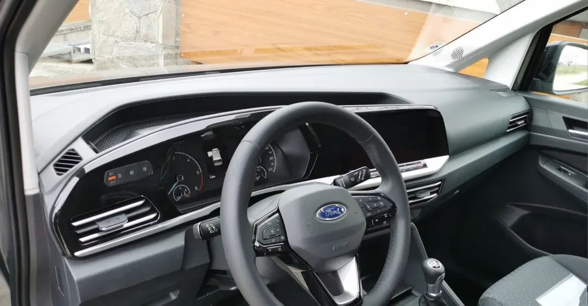 Ford Tourneo Connect 2023 photo 3