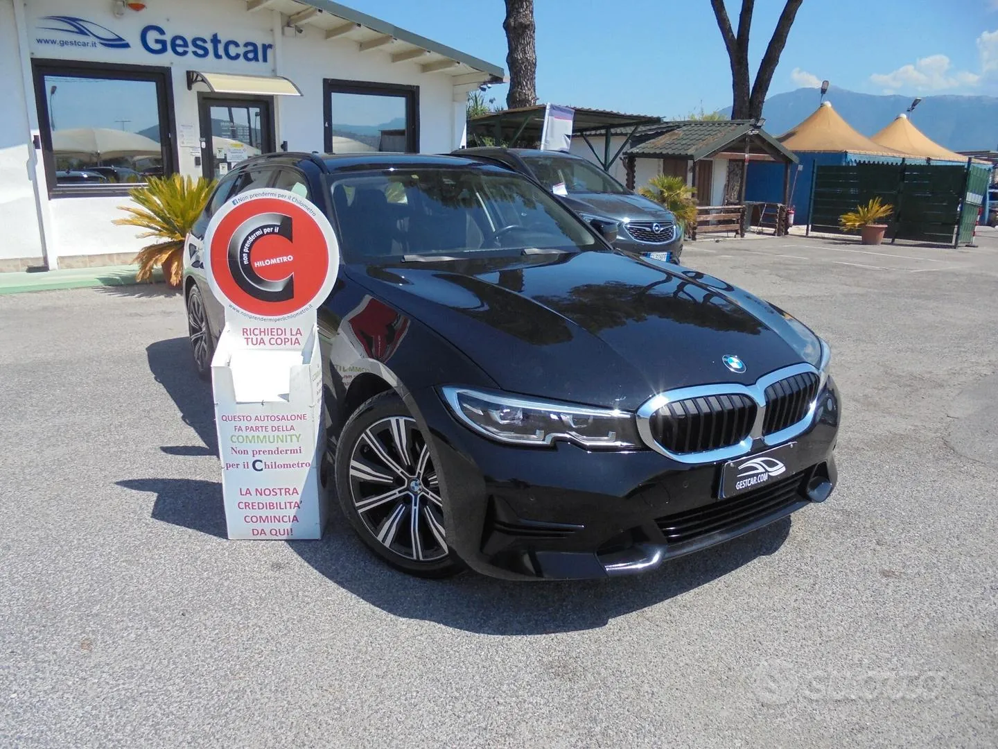 BMW 318 2022 photo 2