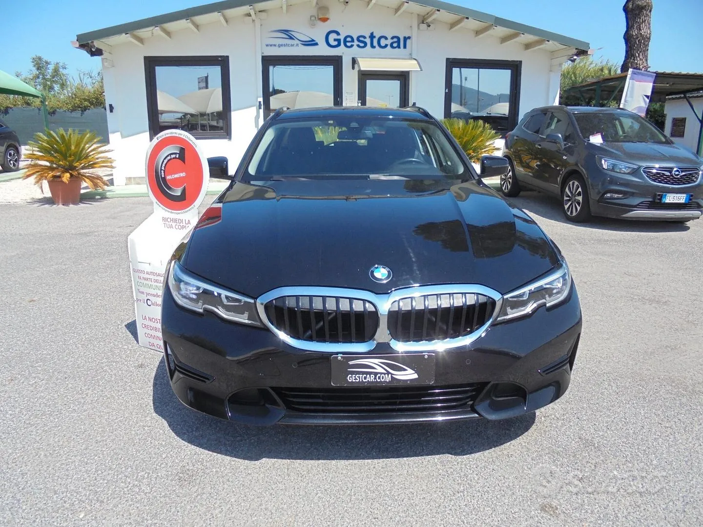 BMW 318 2022 photo 4