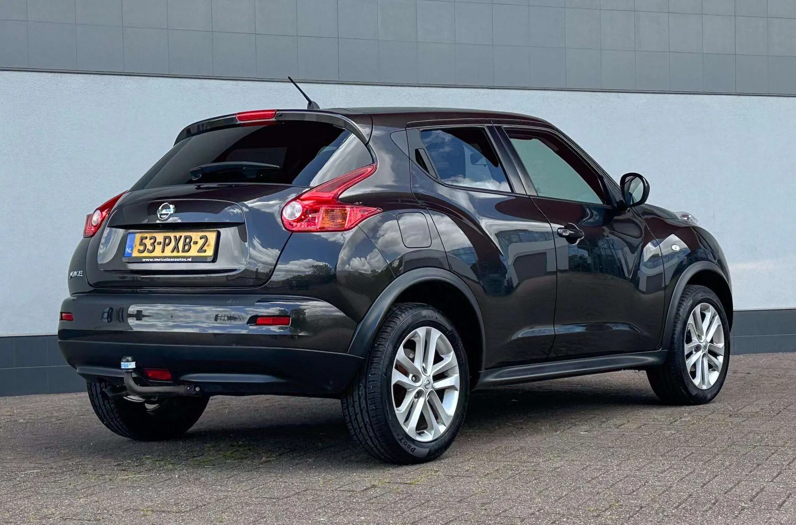 Nissan Juke 2011 photo 2