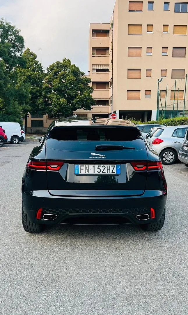 Jaguar E-Pace 2018 photo 3