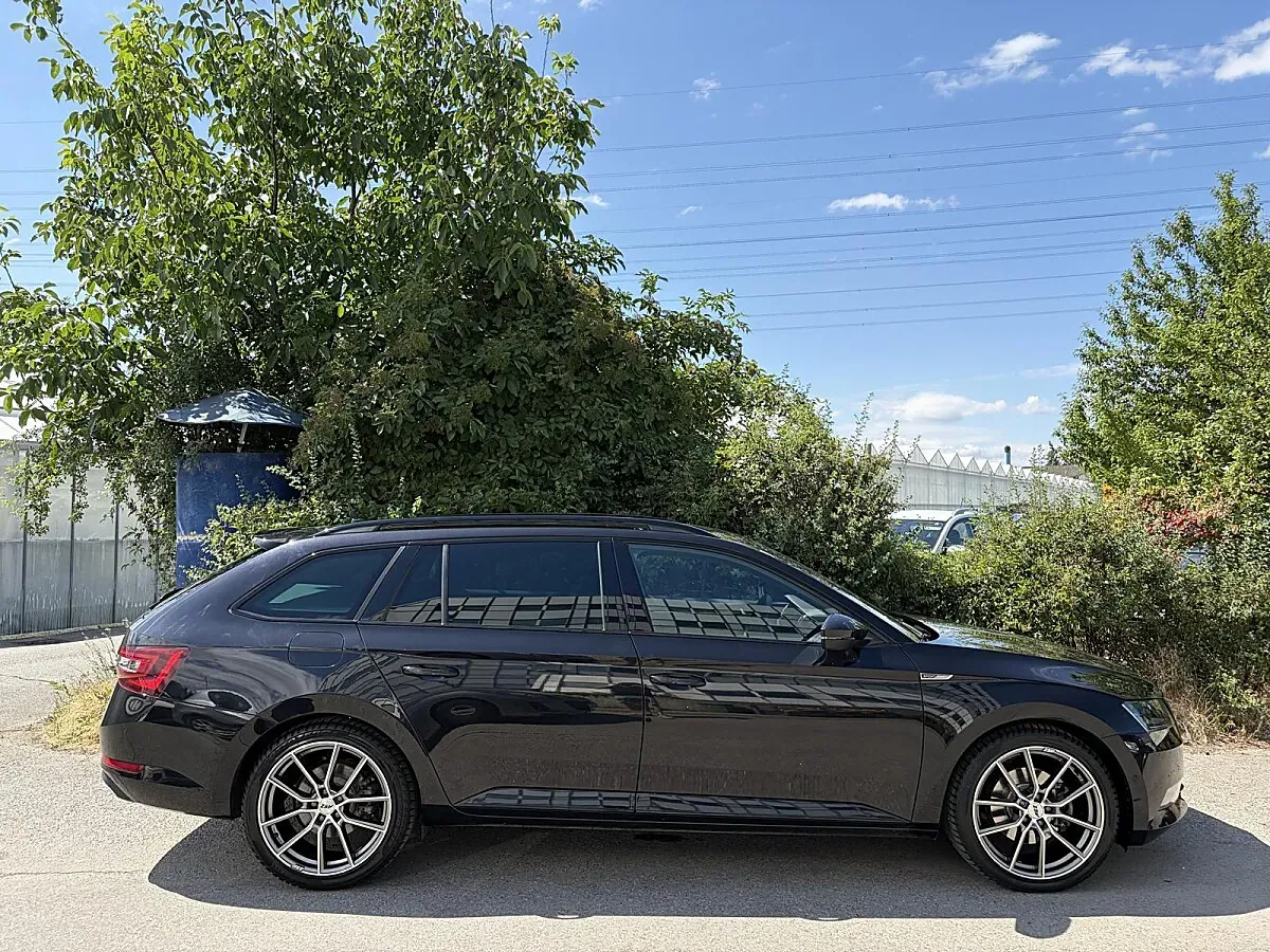 Skoda Superb 2019 photo 2