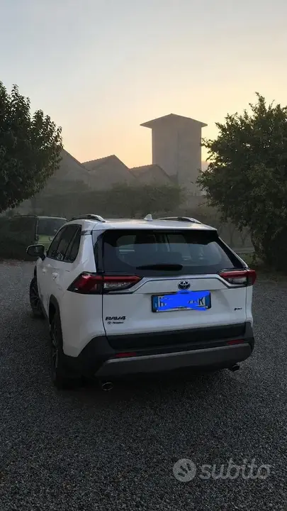 Toyota Rav4 2025 photo 2