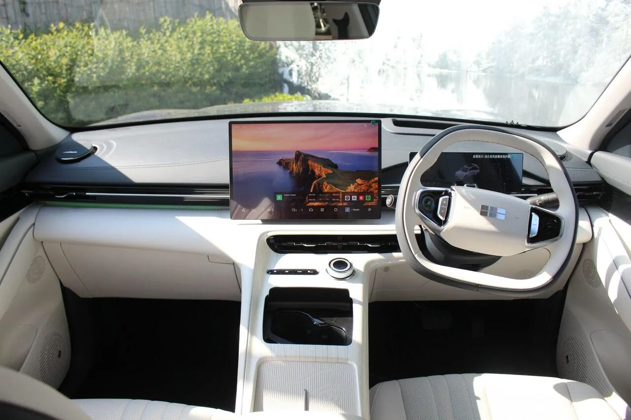 Geely Starray photo 4