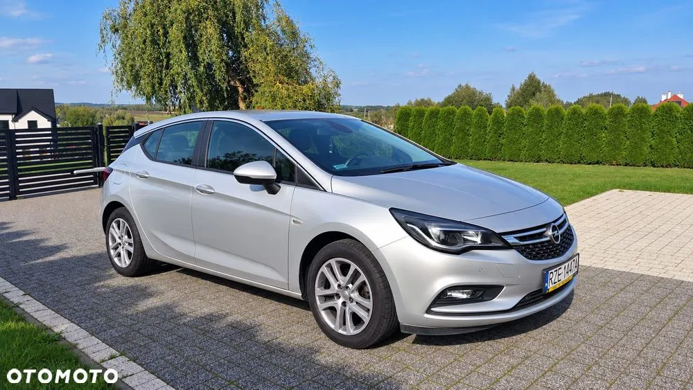 Opel Astra 2018 photo 2