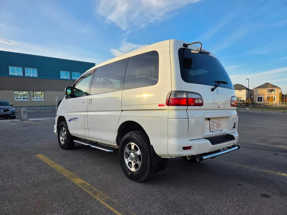 Mitsubishi Delica 2005 photo 5