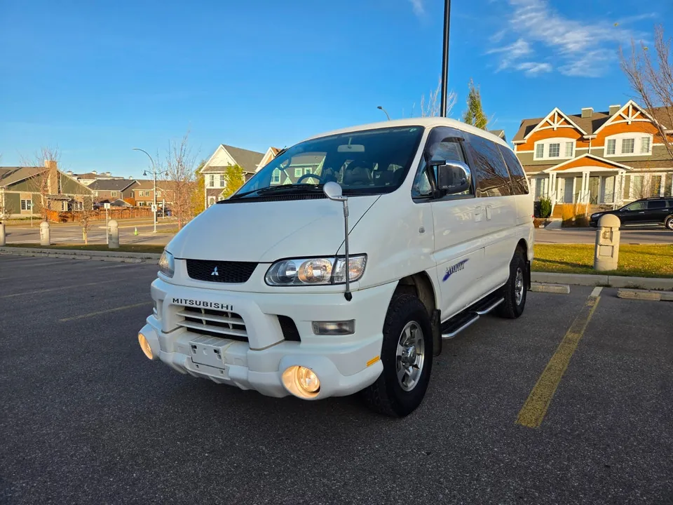 Mitsubishi Delica 2005 photo 3