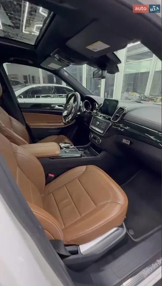Mercedes-Benz Gls-Class 2017 photo 4