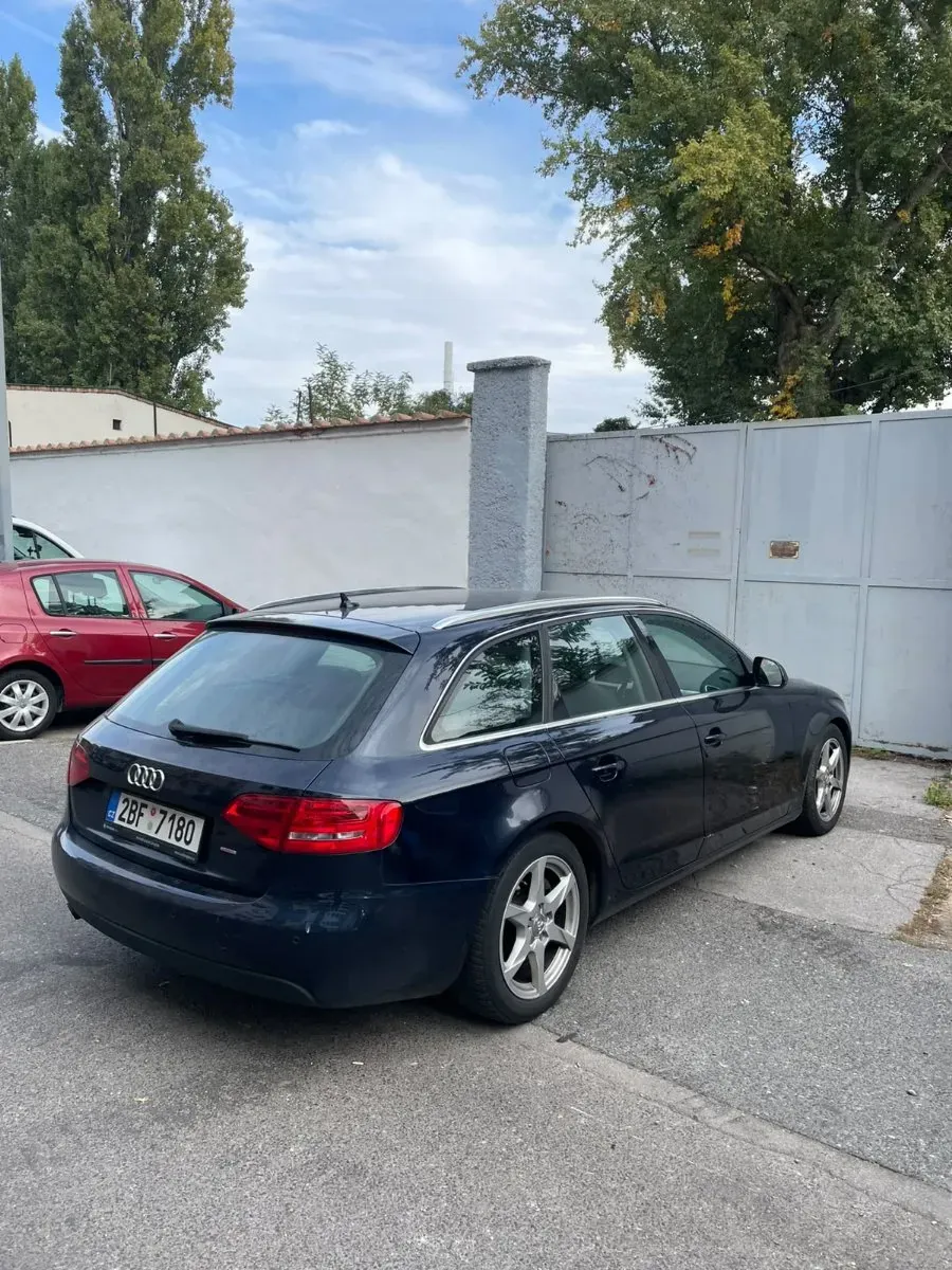 Audi A4 2009 photo 3