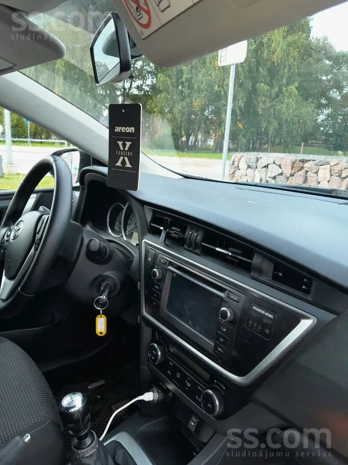 Toyota Auris 2013 photo 4