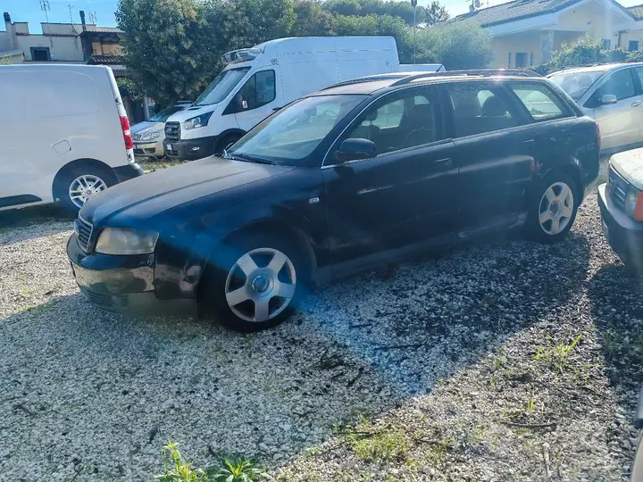Audi A4 2002 photo 2