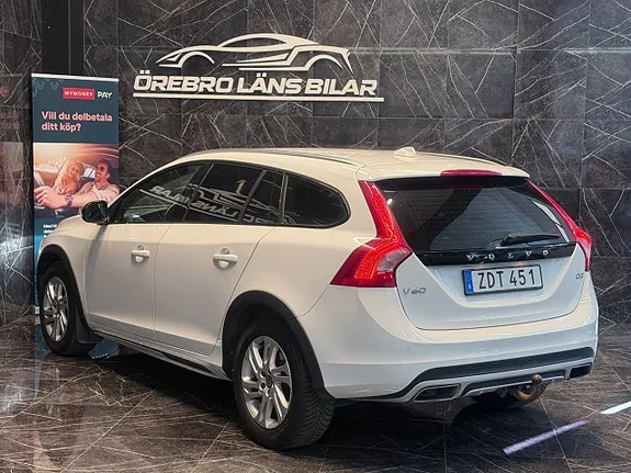 Volvo V60 Cross Country 2018 photo 5