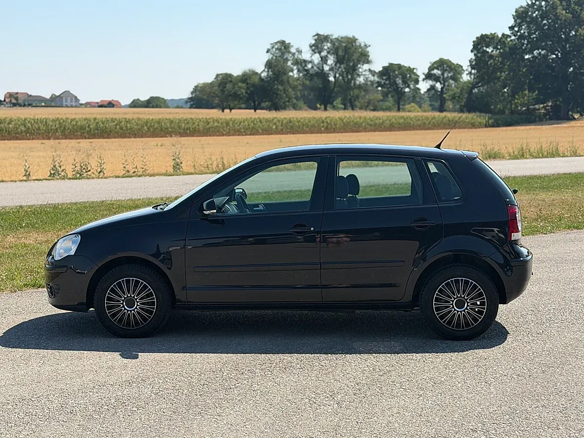 Volkswagen Polo 2009 photo 2