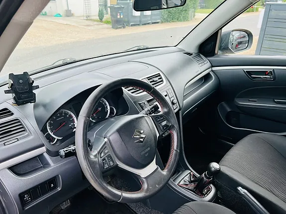 Suzuki Swift 2013 photo 5