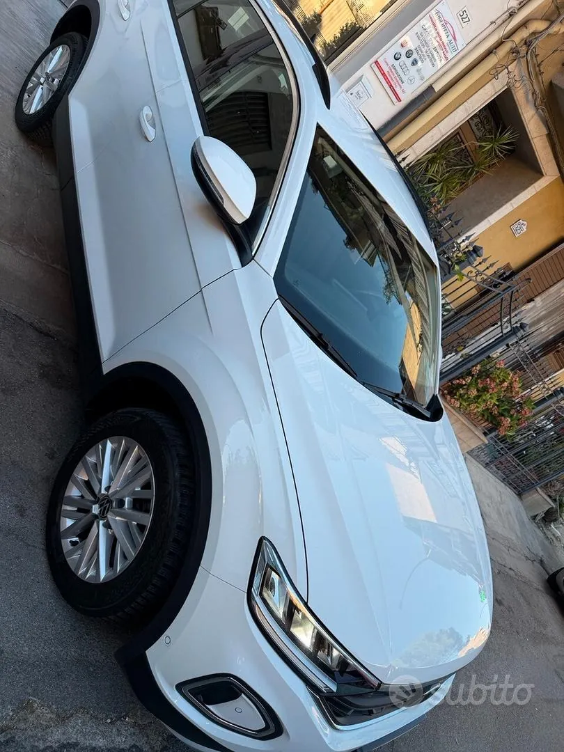 Volkswagen T-Roc 2022 photo 2