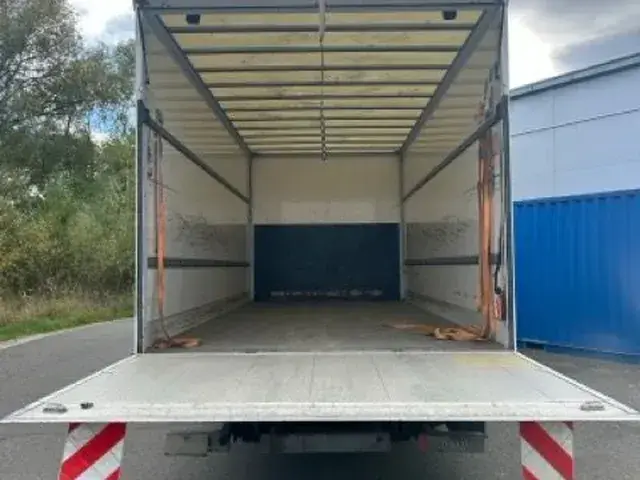 Iveco Daily 2018 photo 3