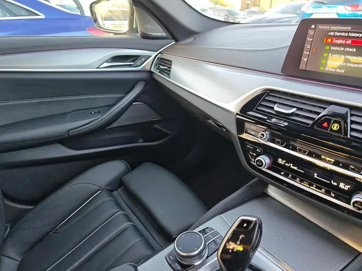 BMW 5 Series 2020 photo 5