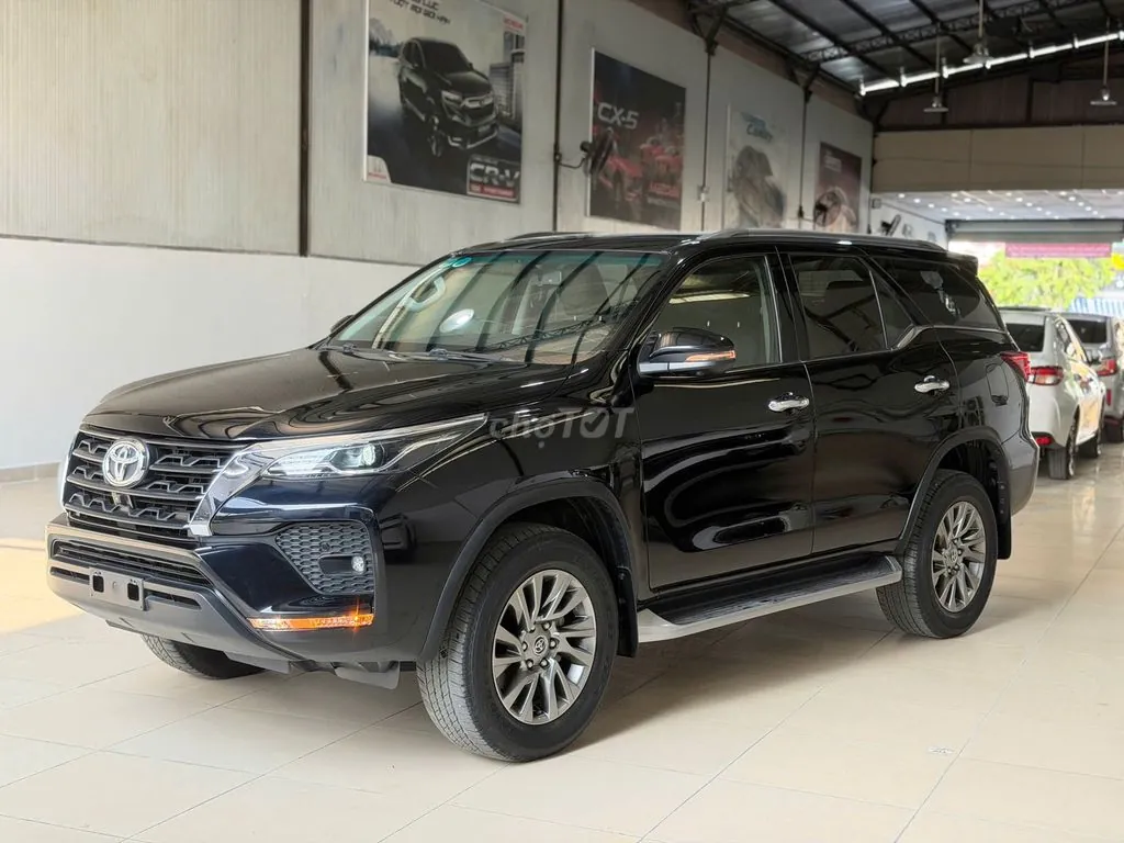 Toyota Fortuner 2022 photo 3