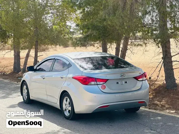Hyundai Elantra 2012 photo 3
