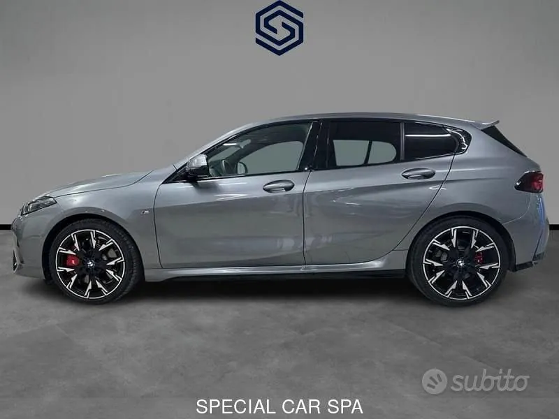 BMW 1 Series 2025 photo 2