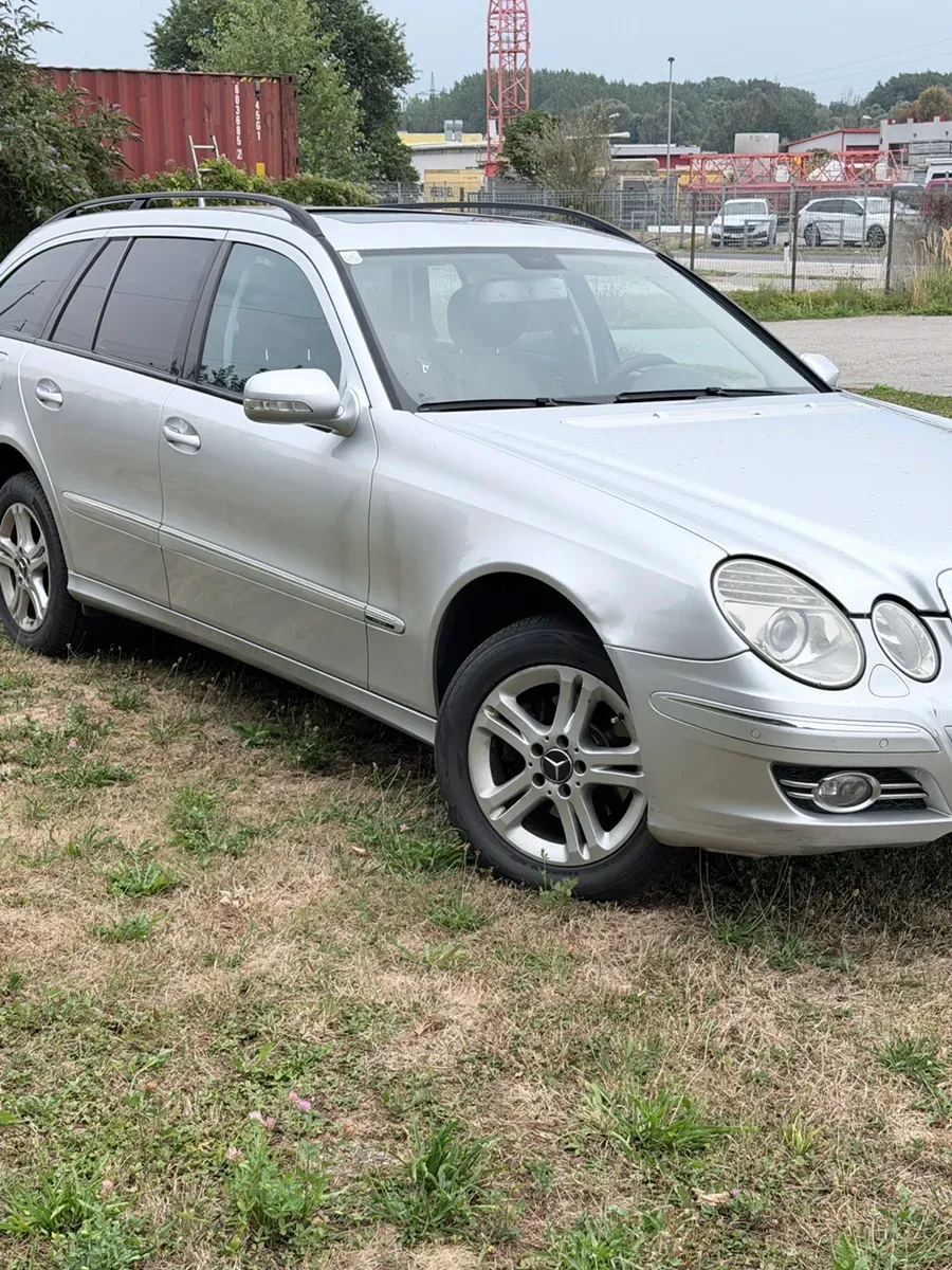 Mercedes-Benz E-Class 2007 photo 2